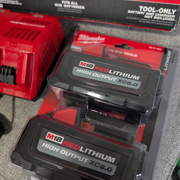 Milwaukee M18 FUEL 4 1/2" / 5" 18V Cordless Angle Grinder, No-Lock - 2880-20 - Picture 3 of 3